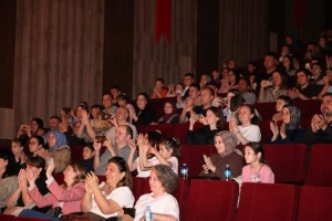 Çocuk Tiyatro Kulübümüz “Cümbüş Hotel” Oyununu Sahneledi